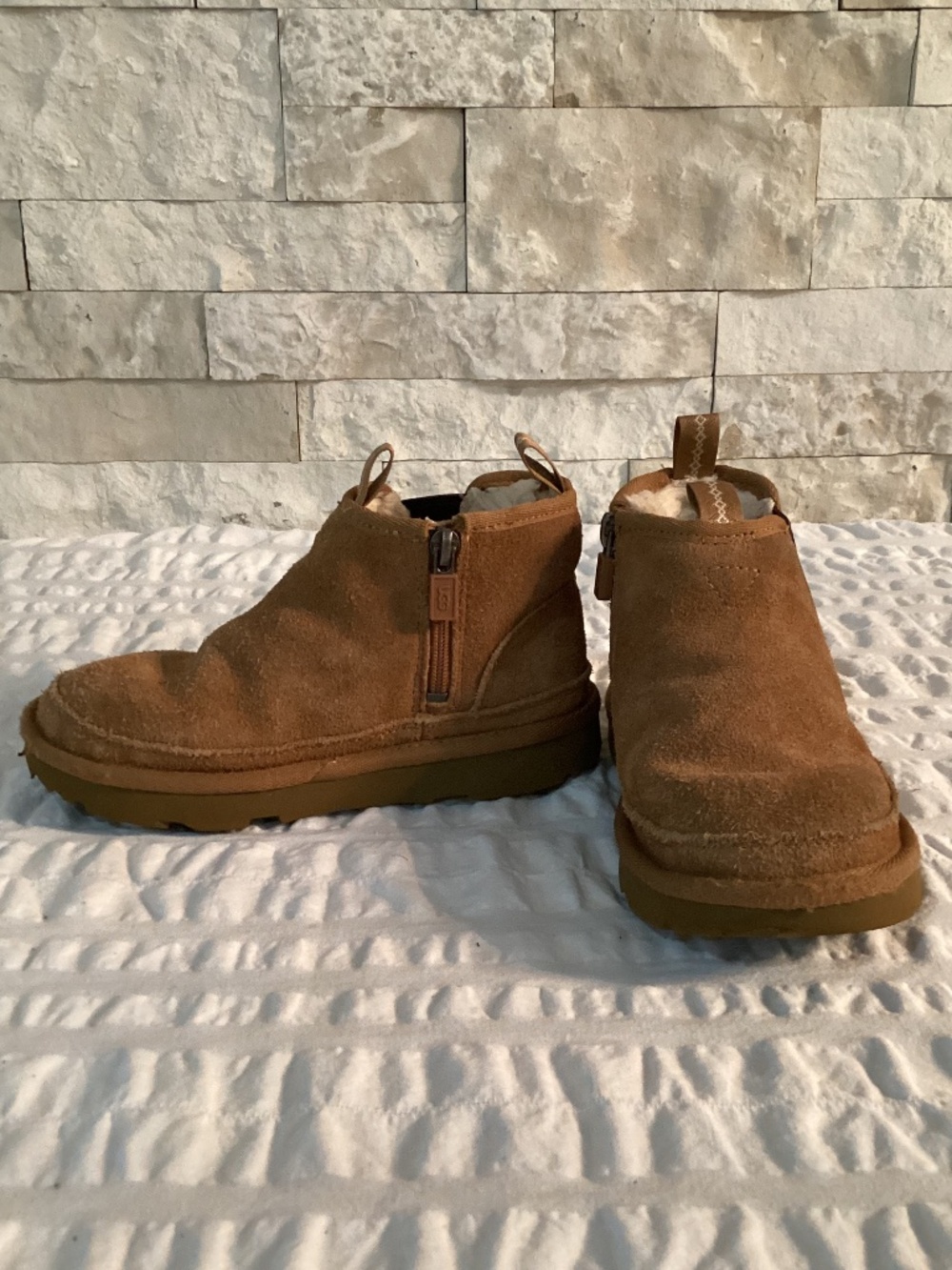 UGG Kids Neumel Chelsea Suede Boots Chestnut Brown Toddler Size 12